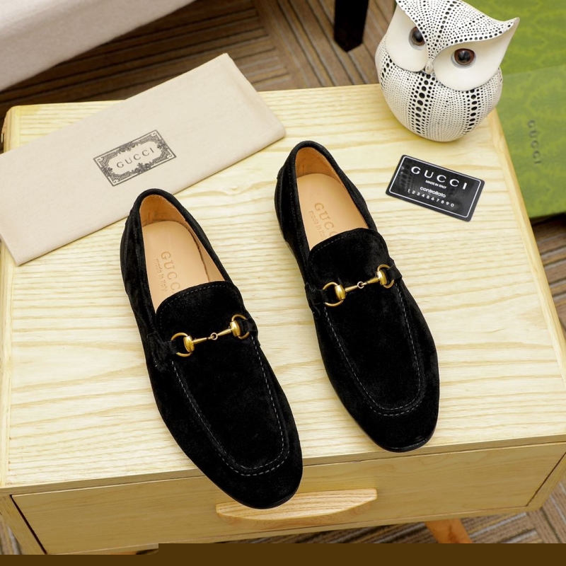 G*u*i leather shoes